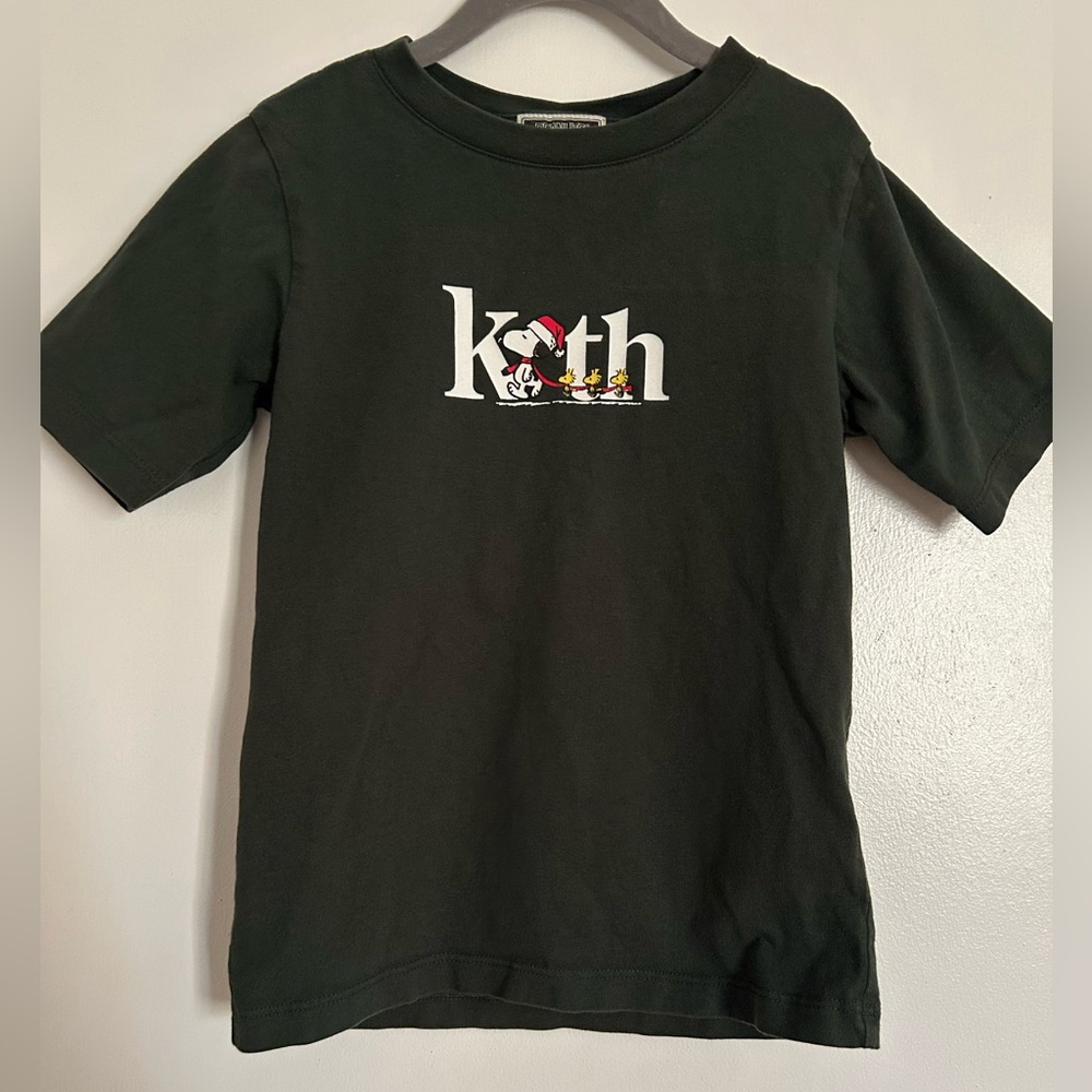 Kith Kids for Peanuts Snoopy Serif Tee in Stadium Youth XS (4/5) Kithmas 2023
